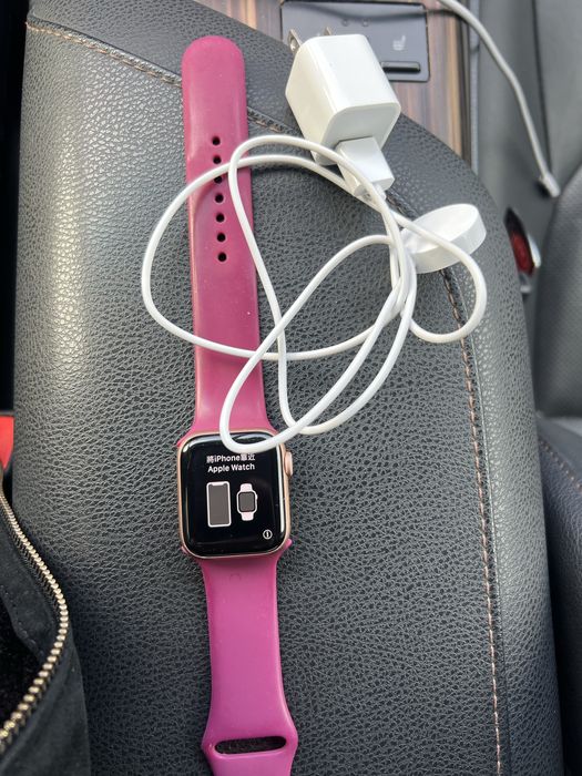 Заблокированные Apple watch 5