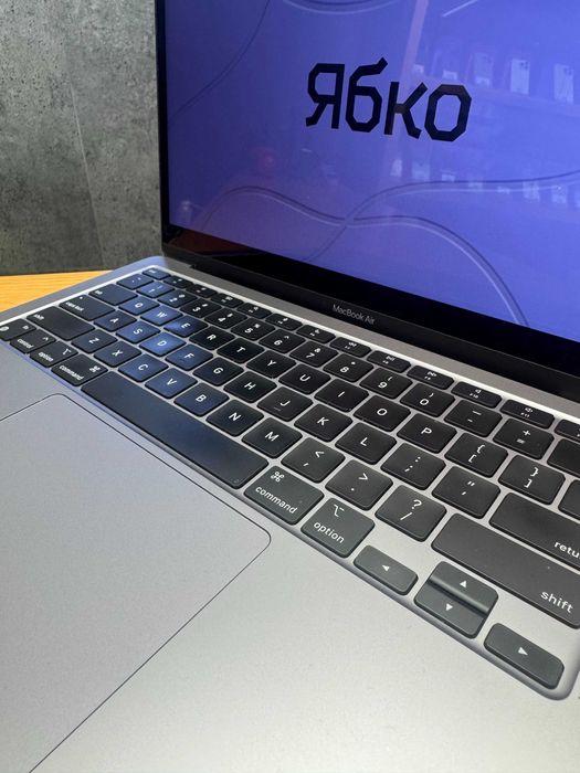 Вживаний MacBook Air 13 M1, Space Gray, 8GB / 256GB (MGN63, 2020)
