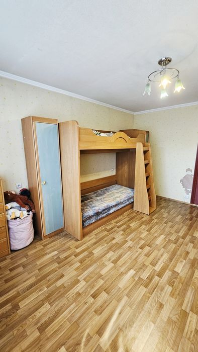 Продам, квартиру на 2 этаже, рядом гараж, ж/м Победа, рядом Сокол.