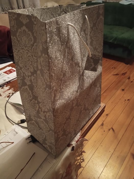 Ładna torba srebrna