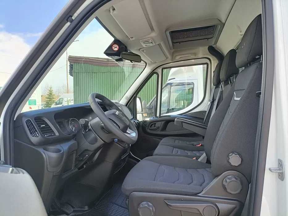 Wynajem pojazdu Iveco Daily Plandeka #Dostawczy #10EP #sypialka