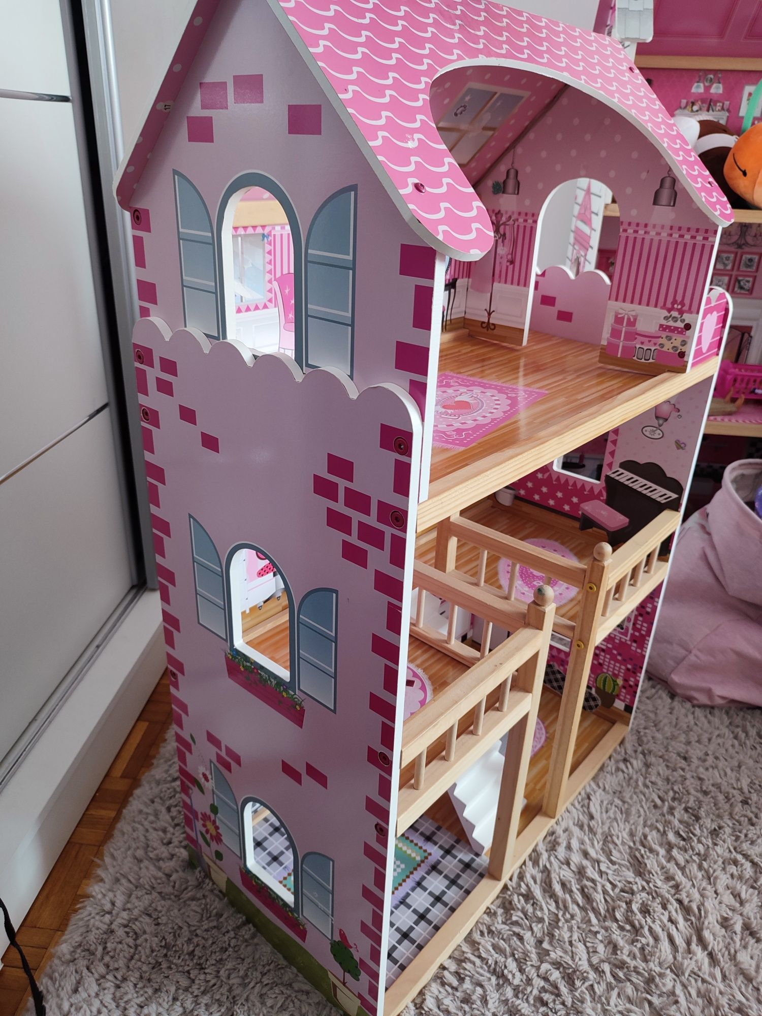 Drewniany duży domek dla lalek 90 cm różowy śliczny 3 poziomy