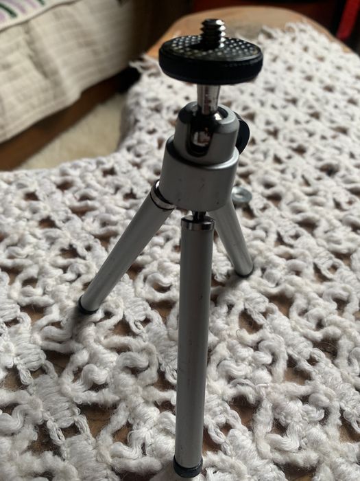 Продам штатив для фотоапарату