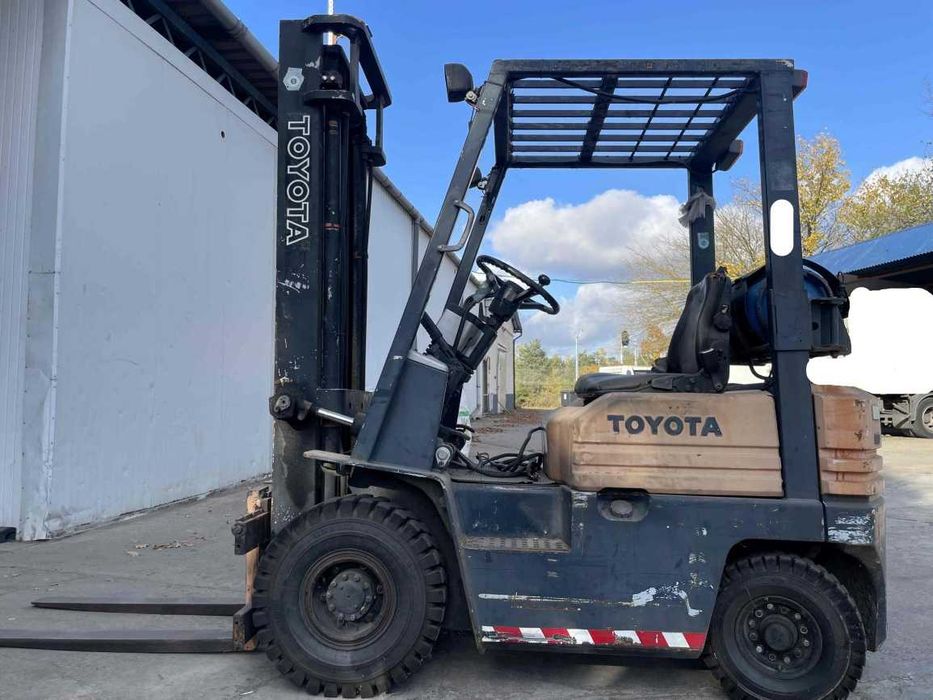 Wózek widłowy spalinowy TOYOTA  - 5FGF15-40-5FGF18