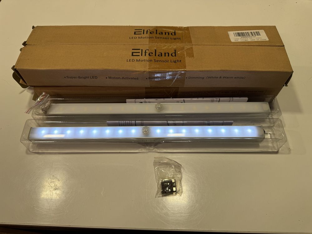 Lampka LED ledowa 33cm do szafy z czujnikiem ruchu na baterie NOWA