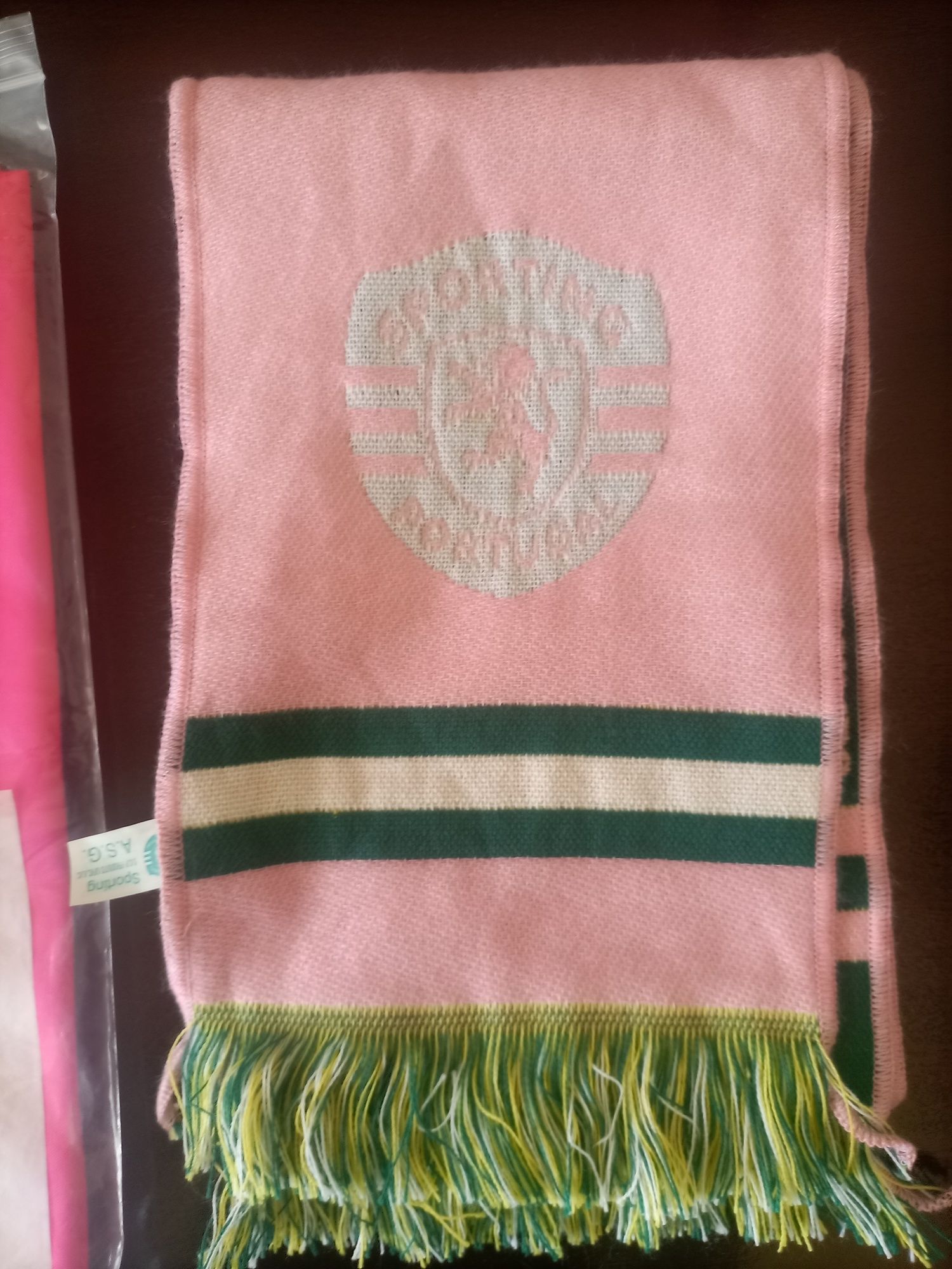 Conjunto Camisola Sporting 24/25 e Cachecol Rosa