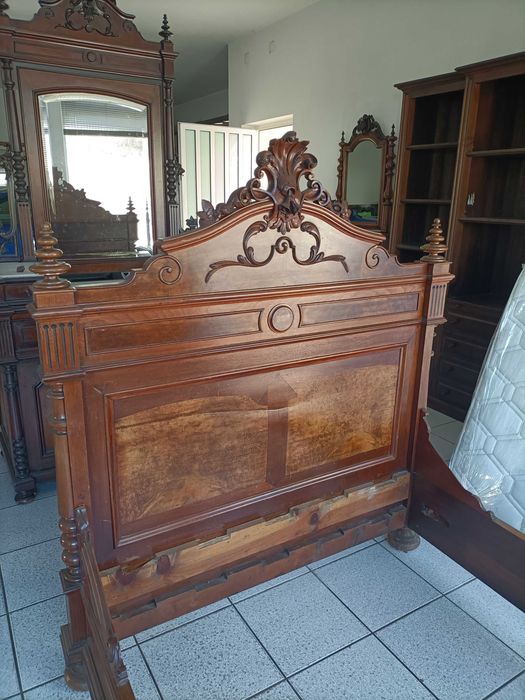 Cama estrutura nogueira