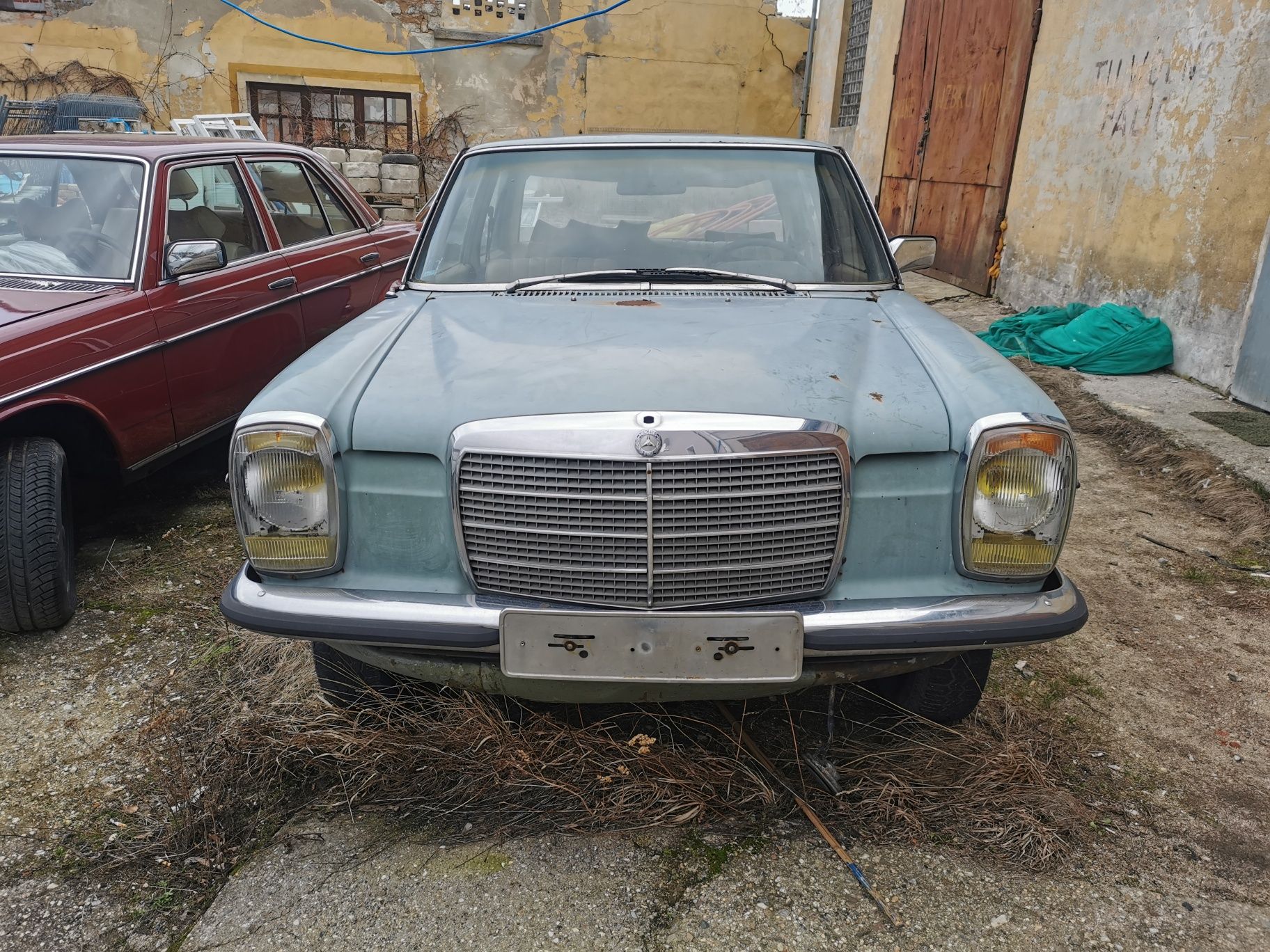 Mercedes-Benz 115 220d