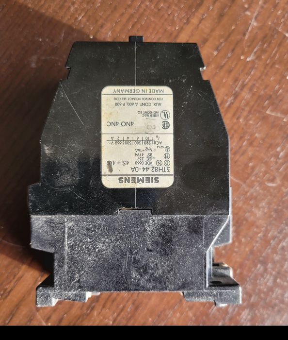 Stycznik 3TH 82 44-0A 220V 16A SIEMENS Germany