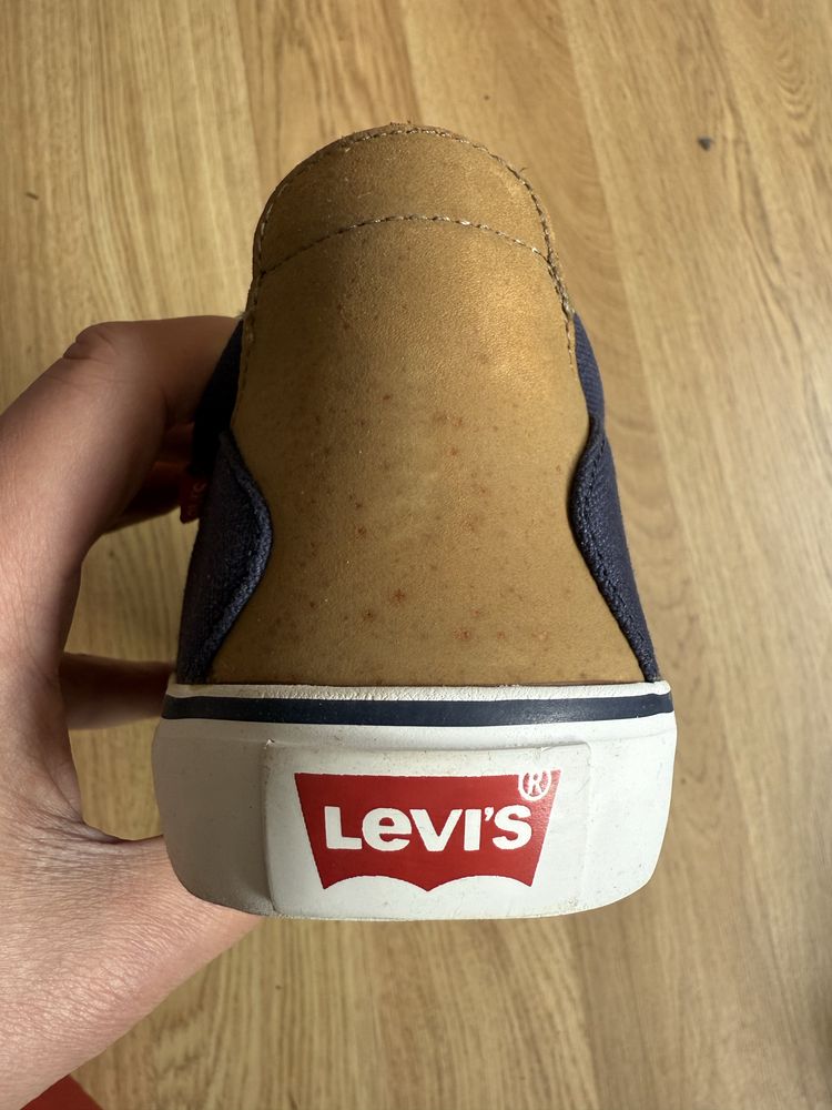 Sapatilhas Levis Azuis Escuras Tam 45