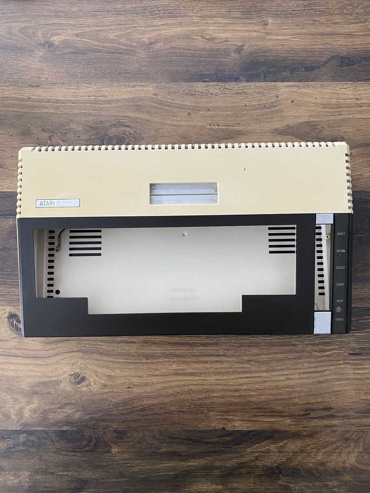 Atari 800 XL obudowa