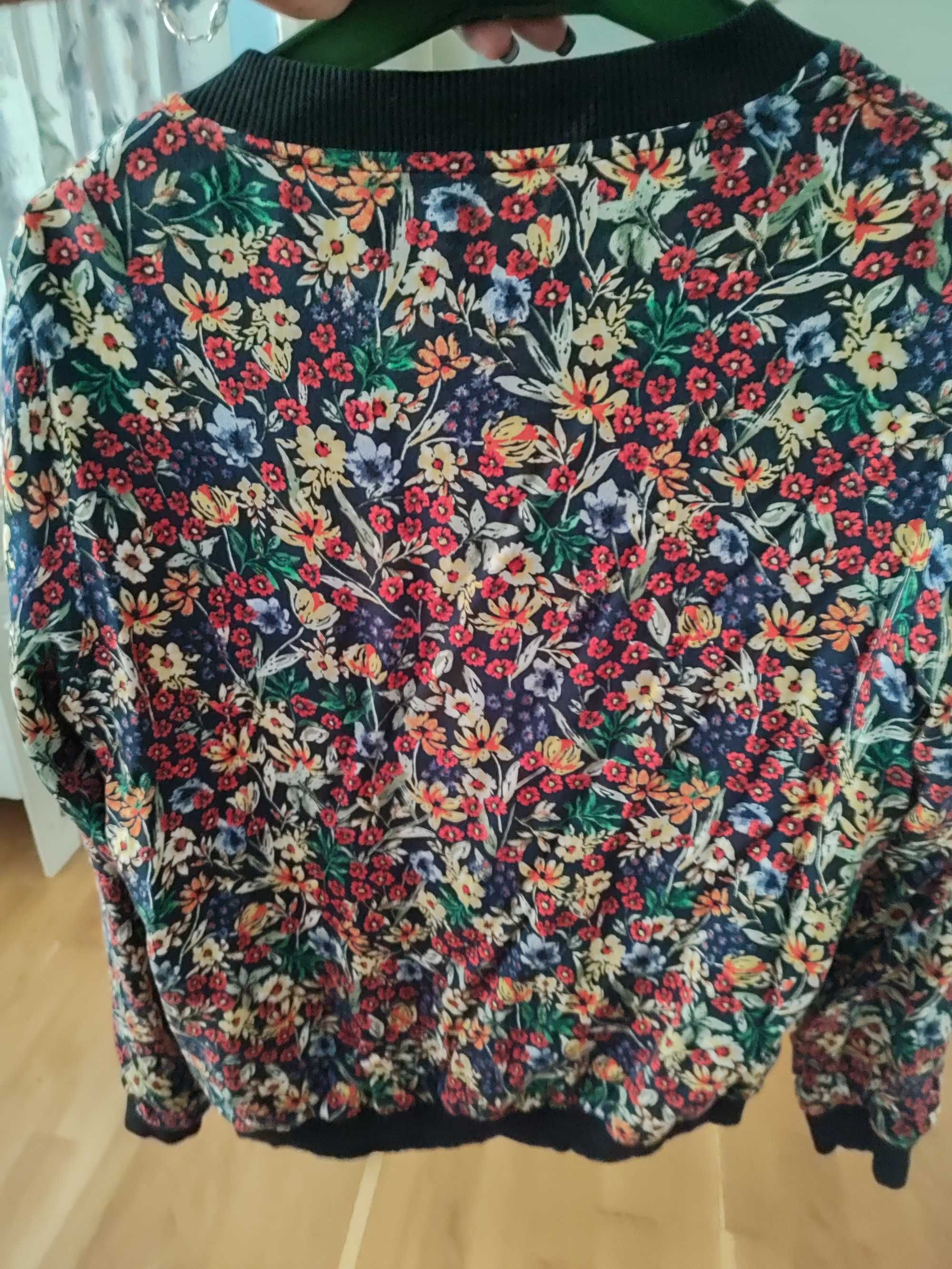 Bluza wzorzysta w kwiaty