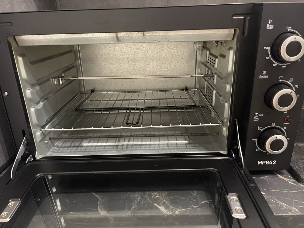 Piekarnik wolnostojący mini GOTZE & JENSEN MP642 42l 1500W termoobieg