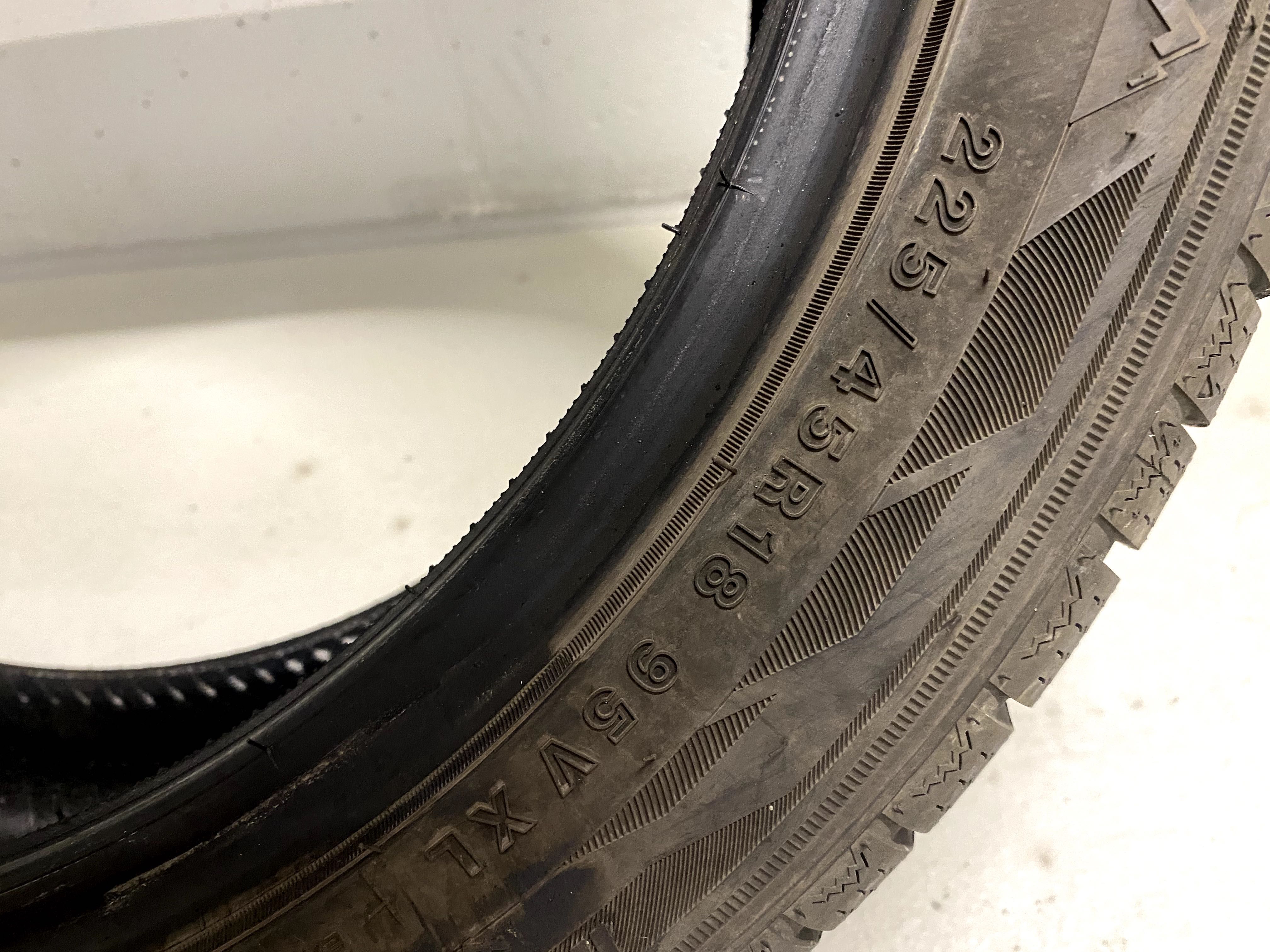 Opony zimowe komplet ZEETEX WH1000 - 225/45/R18 - 1 sezon(2324)