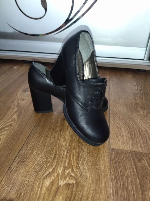 Туфлі жіночі чорні 38р. Натуральна шкіра. Ботильйони, Туфли женские