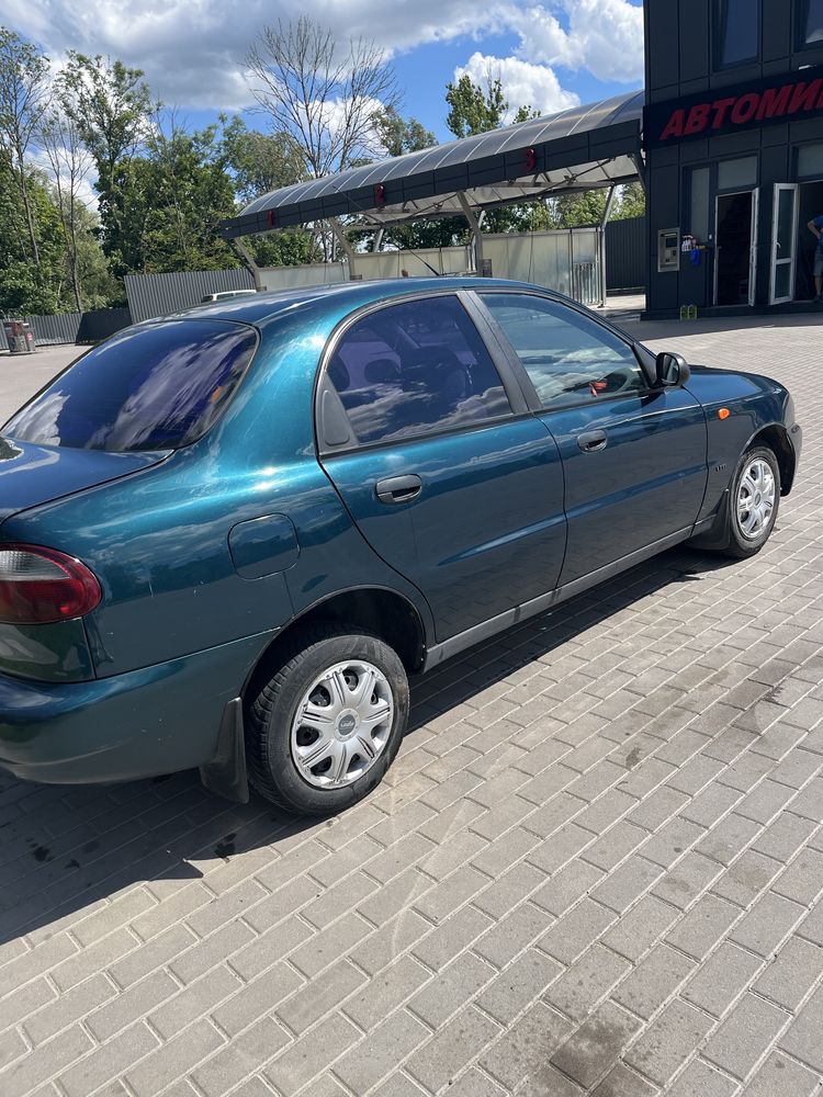 Daewoo Lanos 1.3 бензин 2003 рік