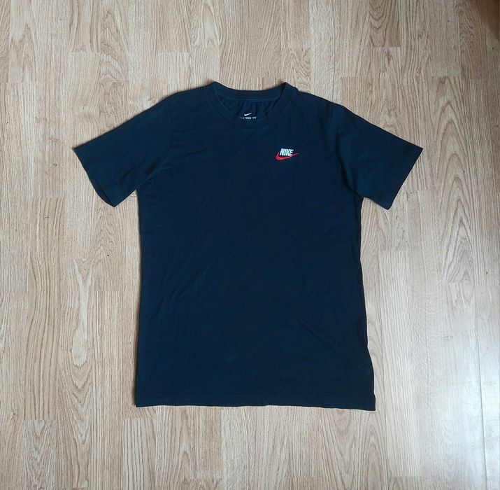 Koszulka T-shirt Nike Sportswear Tee r. 158 - 170 cm 13-15 Lat