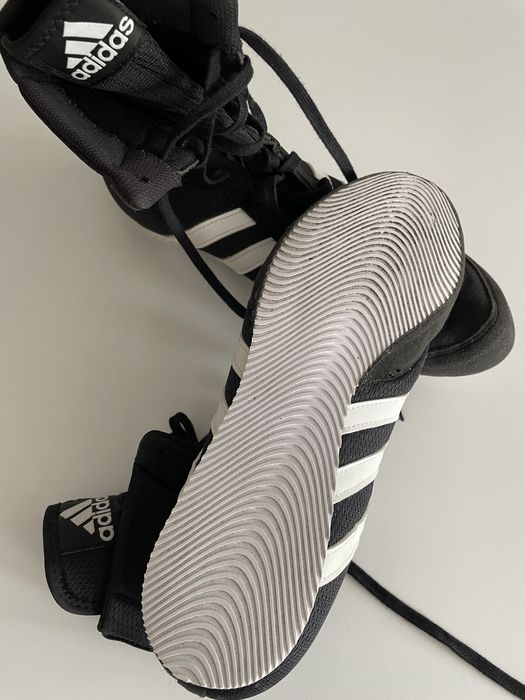 Botas Adidas preto de Boxe