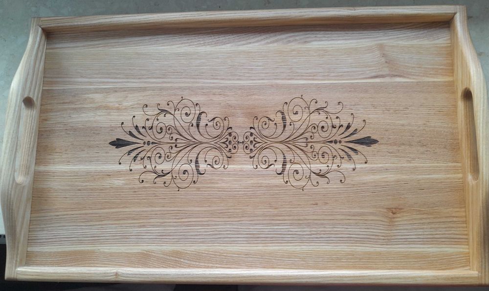 Stół wykonany jest z
jesion Wymiary