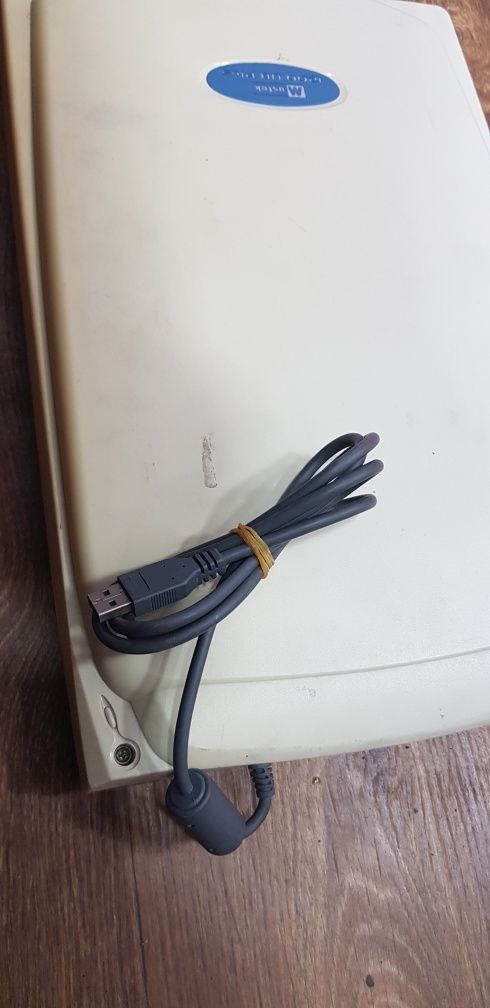 Сканер Mustek 1200 UB Plus