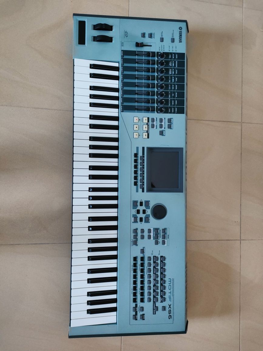 Syntezator Yamaha Motif XS6