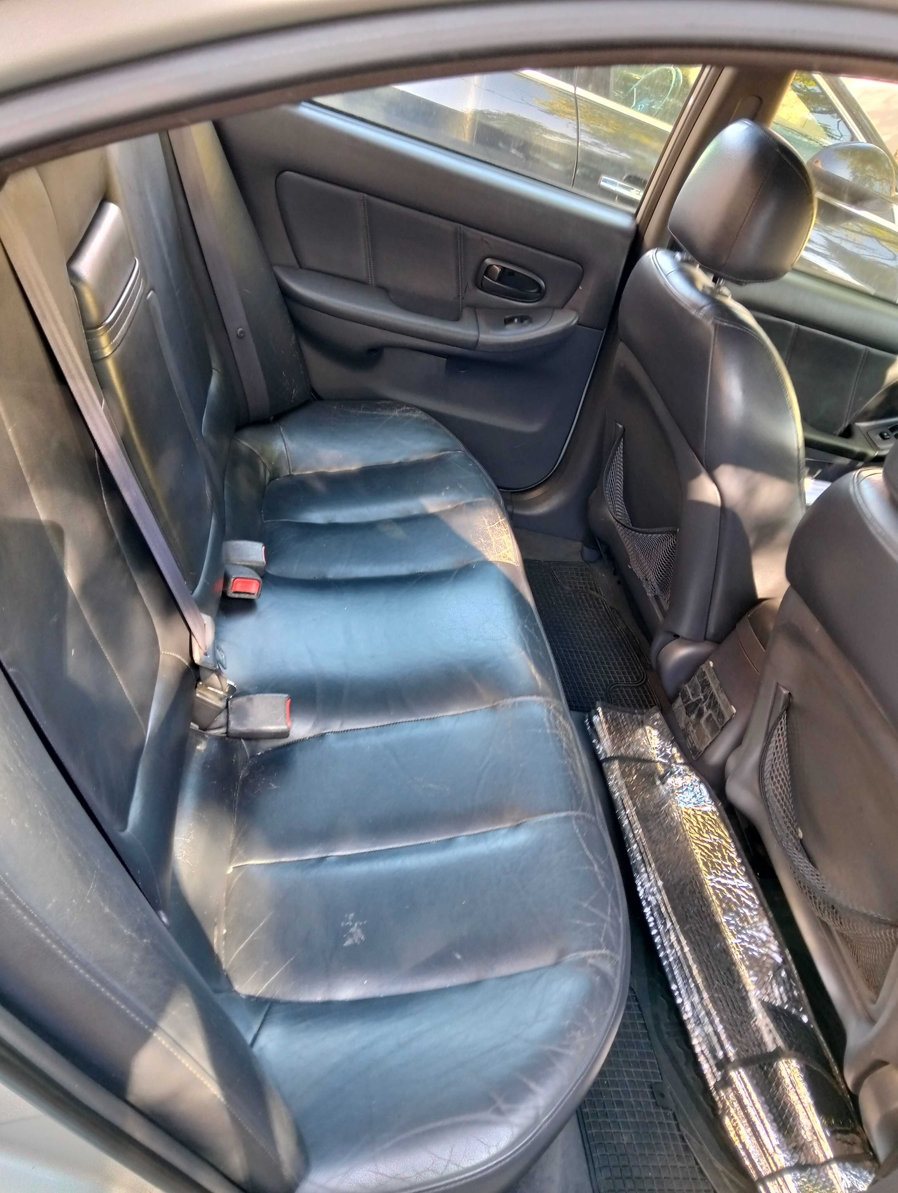 Vendo Hyundai Elantra 1.6 gasolina