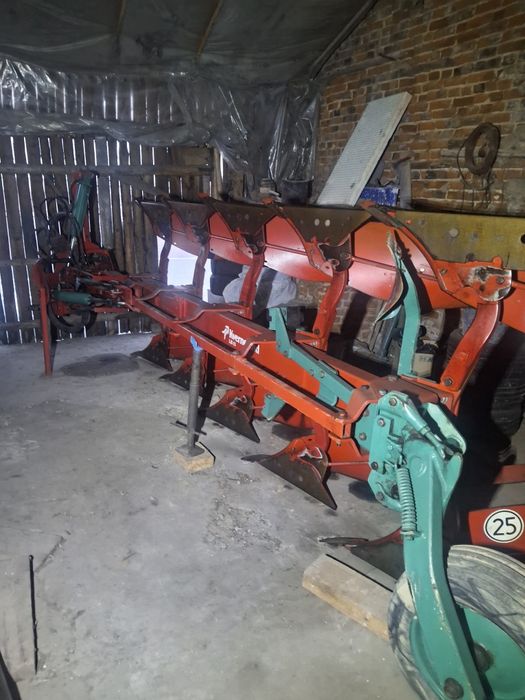 Pług vario kverneland lb 85 ,5 przepłużki  obrotowy  4 +1