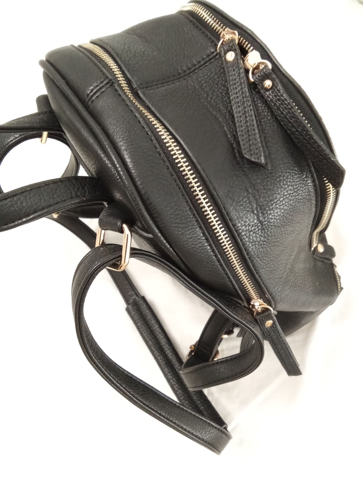 Mochila de pele preta