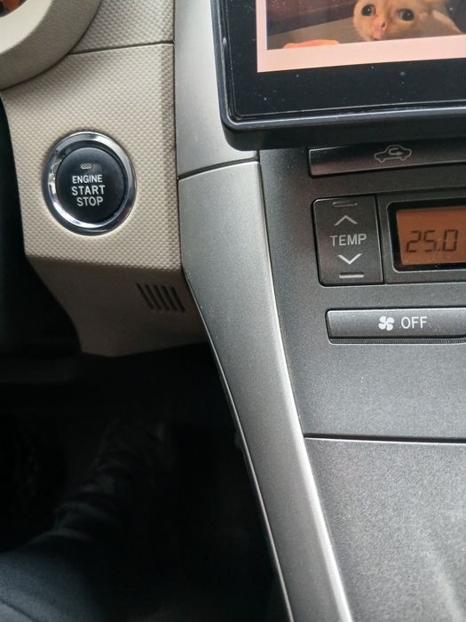 Toyota Auris 2008года