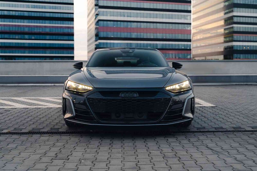 Wynajem Audi e-Tron GT Quattro EV bez kaucji wypożyczalnia samochodów