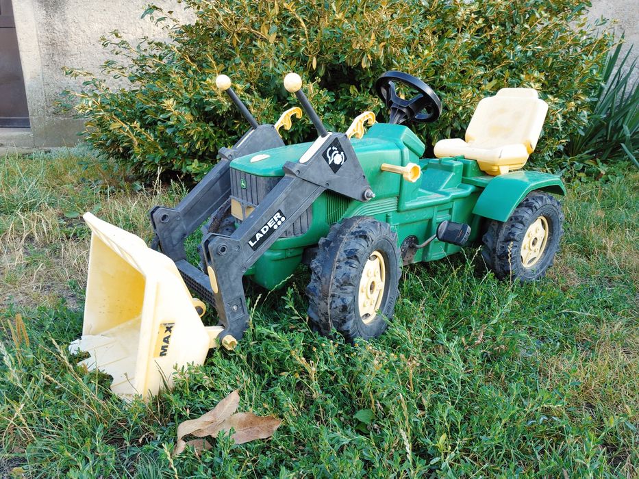 Trakor na pedały John Deere z turem