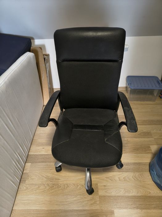 Krzesło biurowe obrotowe