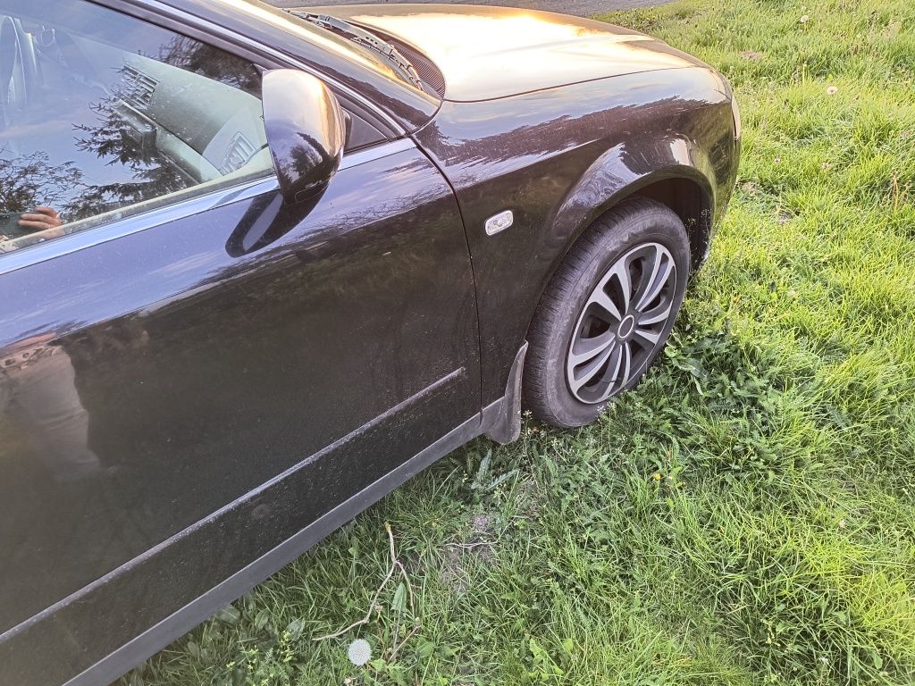 Sprzedam zadbaną Audi a4 b6 z niezawodnym silnikiem 1.8t