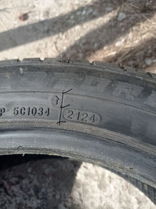 Продам Резину r18 зима 235 на 45