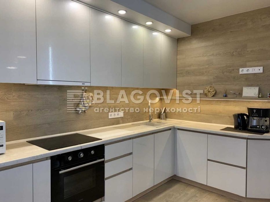 Продаж 2-к квартири 70м.кв. РЕМОНТ М.Лівобережна, Аболмасова, 4