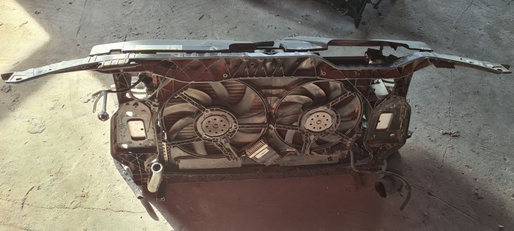 Pas Pas przedni z chłodnicami audi a4 b8 CAHA