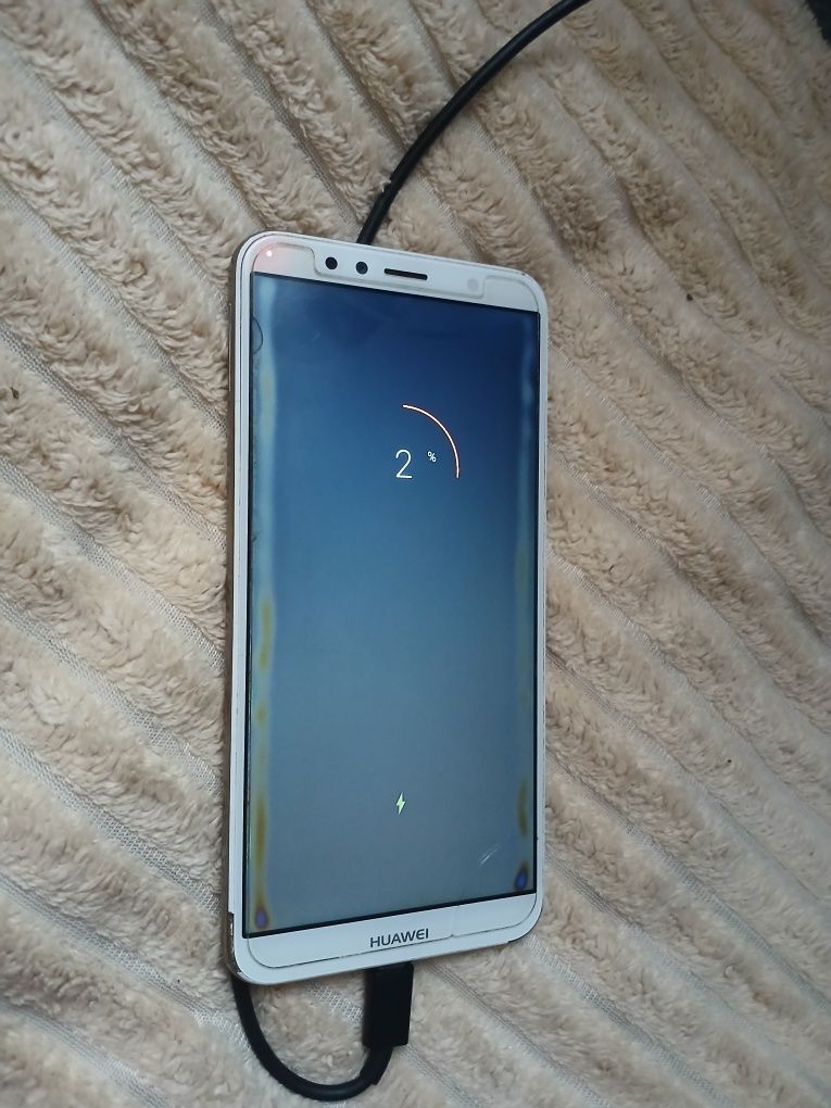 Телефон Huawei y6 prime 2018