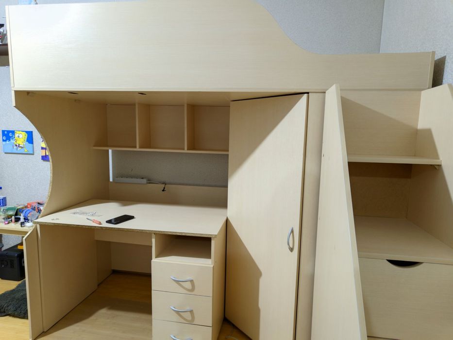 Кровать чердак стенка.