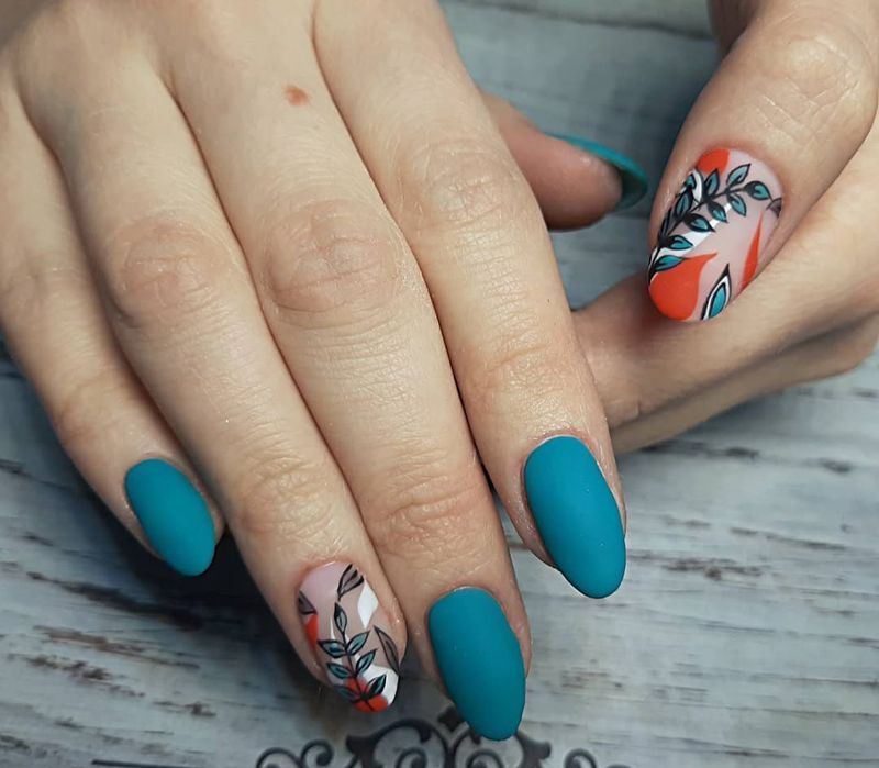 Маникюр/педикюр м.Лукьяновка