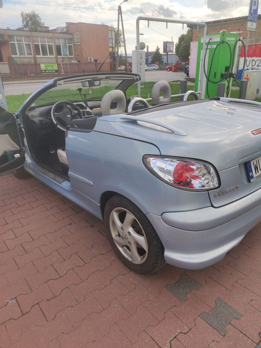 Sliczny Peugot 206cc
