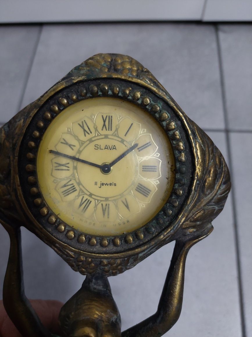 Stary mosiężny zegar