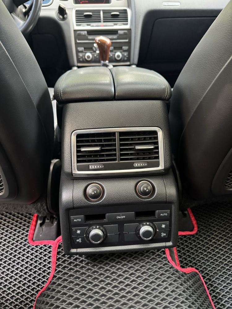 Audi Q7 у винятковому стані 2007р. Газ/бензин 4.2л. Quattro