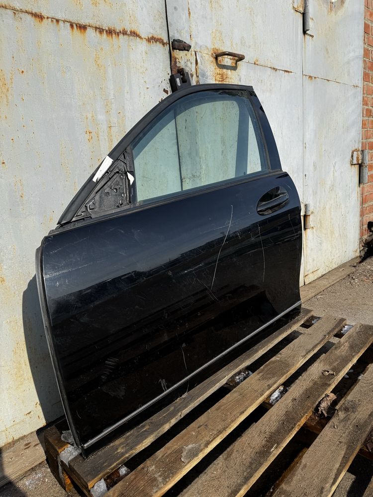 Дверь передняя левая Mercedes W204