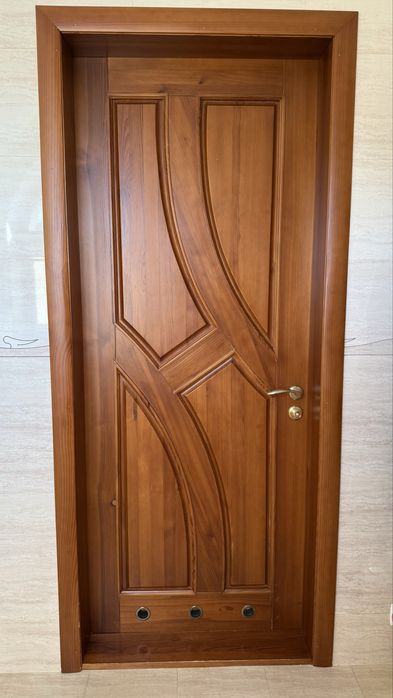 Двері міжкімнатні вхідні дерево сосна