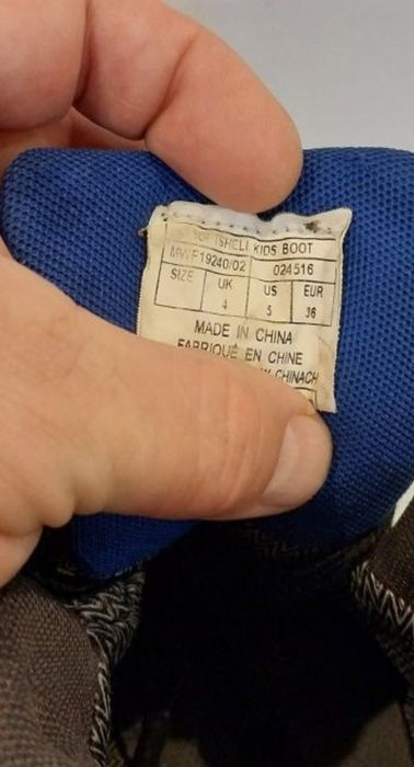 Продам подростковые ботинки  Мountain Warehouse.Размер 36. WATERPROOF