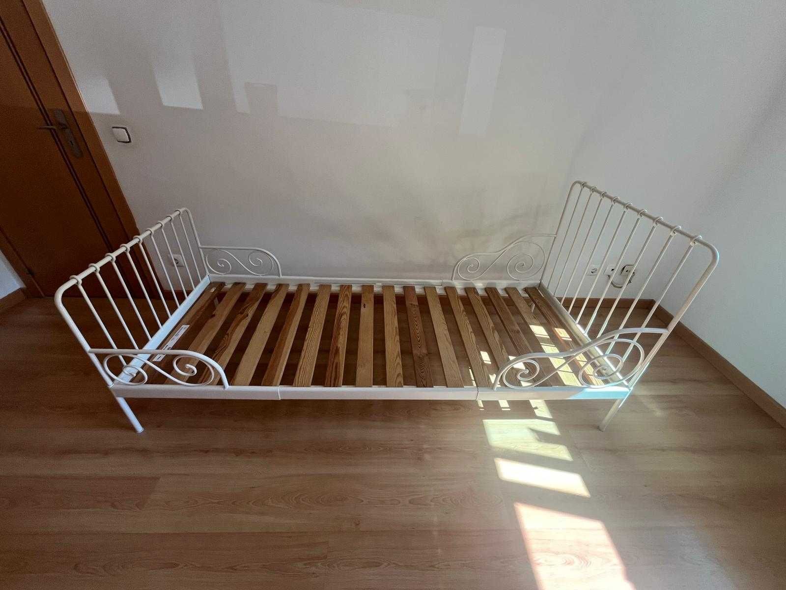 Cama Branca IKEA