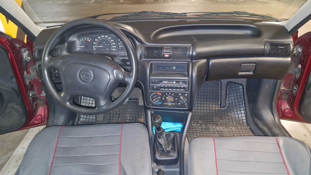 Opel Astra F sedan / 1,4 (16V) X14XE / 90KM  (66kW) / 1997 r.