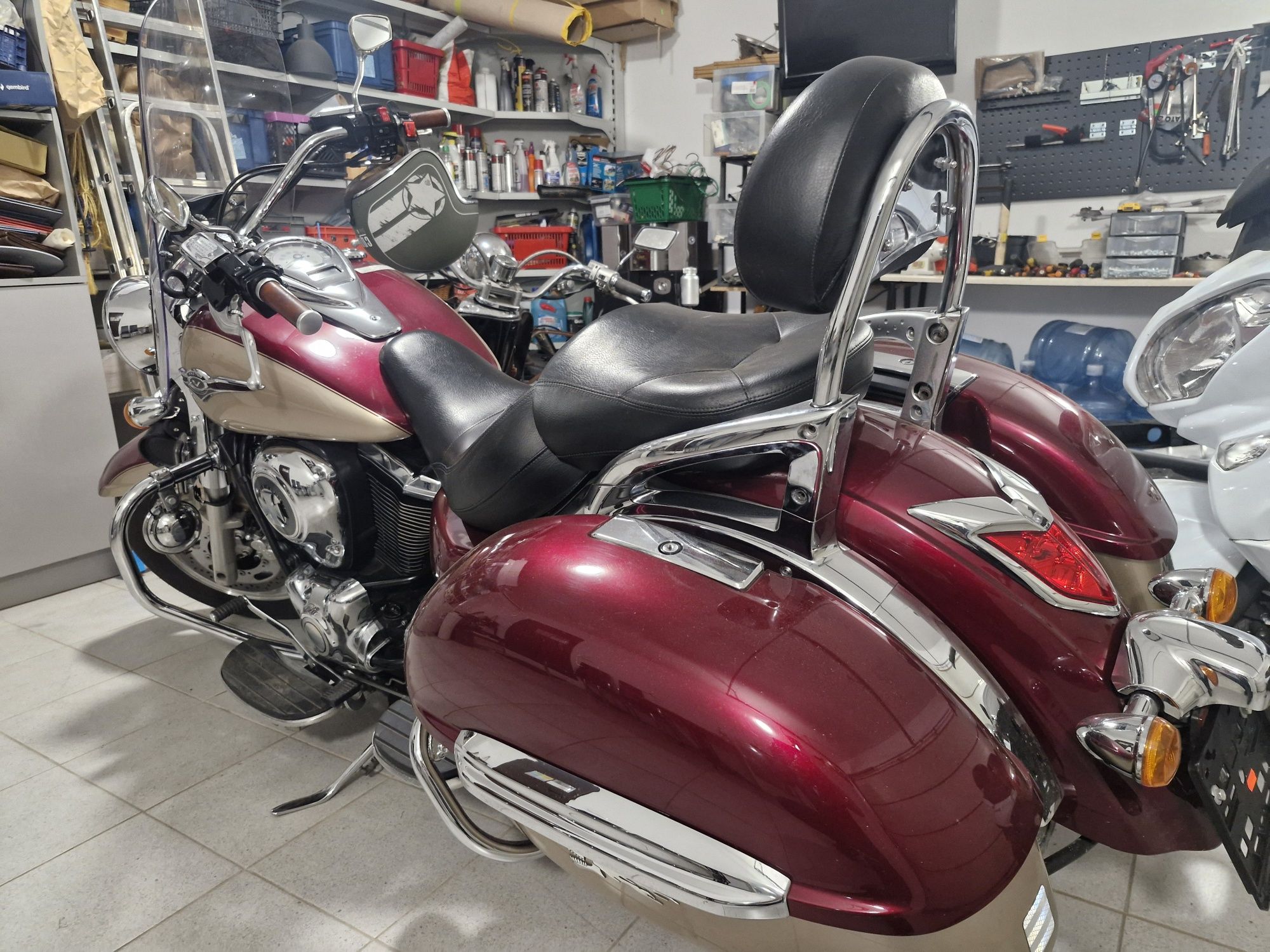Kawasaki vulcan 1700 classic tourer