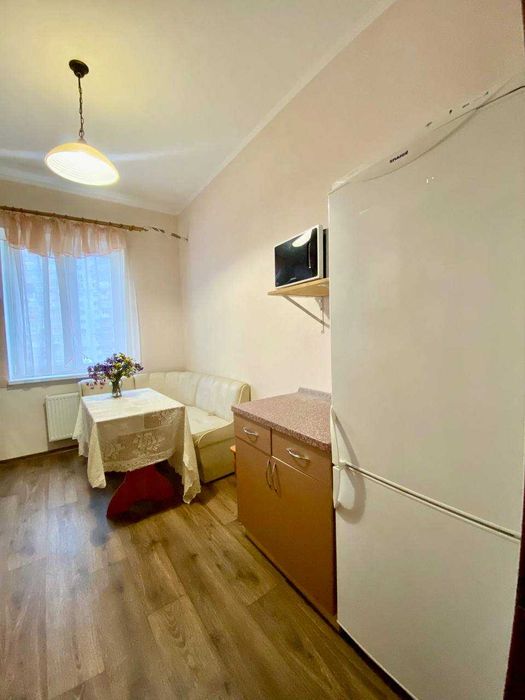 Лаврухіна 12, оренда 2-к квартири, Троєщина, ТРЦ Район!