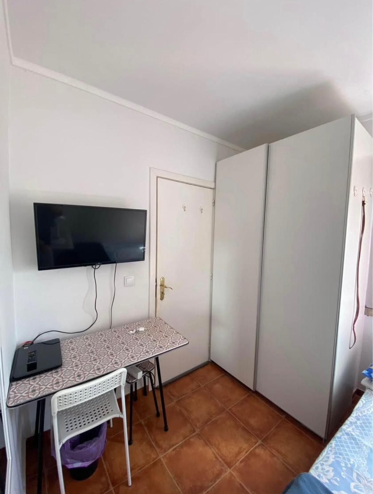 Arrenda-se quarto